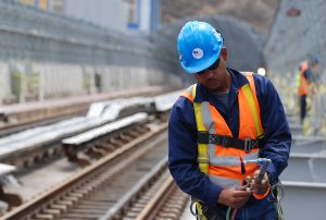 trabajador rieles metro obrero obras11